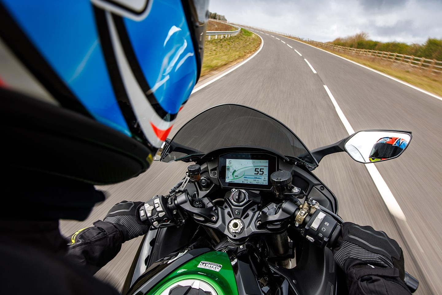 KAWASAKI NINJA H2 SX (2019 - on) Review | MCN