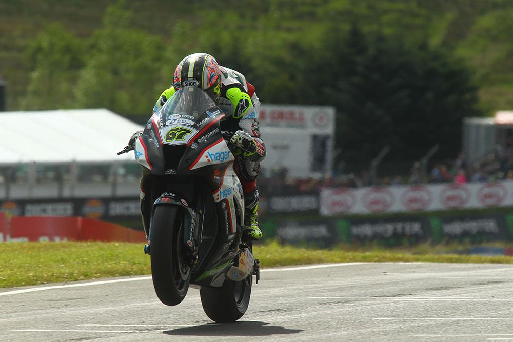 Byrne takes fourth pole of the year in PBM double strike | MCN