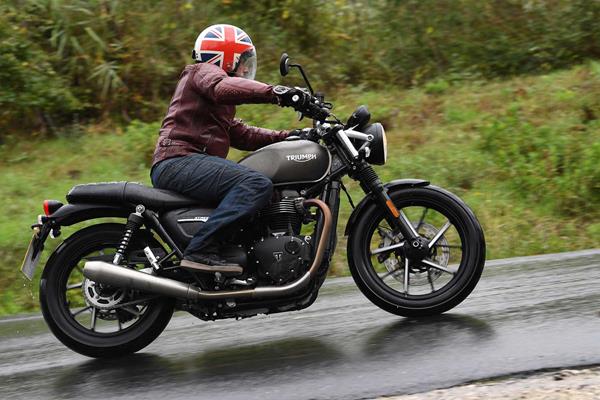 MCN Senior Road Tester riding the 2019 Triumph Street Twin