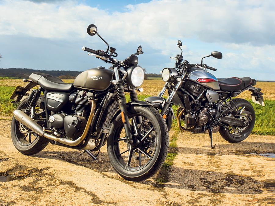 Triumph Street Twin vs Yamaha XSR700