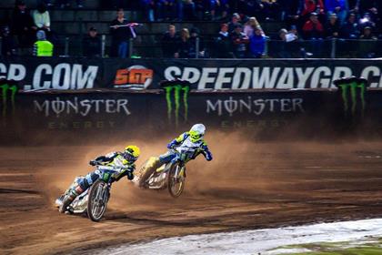 Woffinden recovered from third in his opening ride to win four successive qualifying heats. Photo: Andi Gordon/Monster