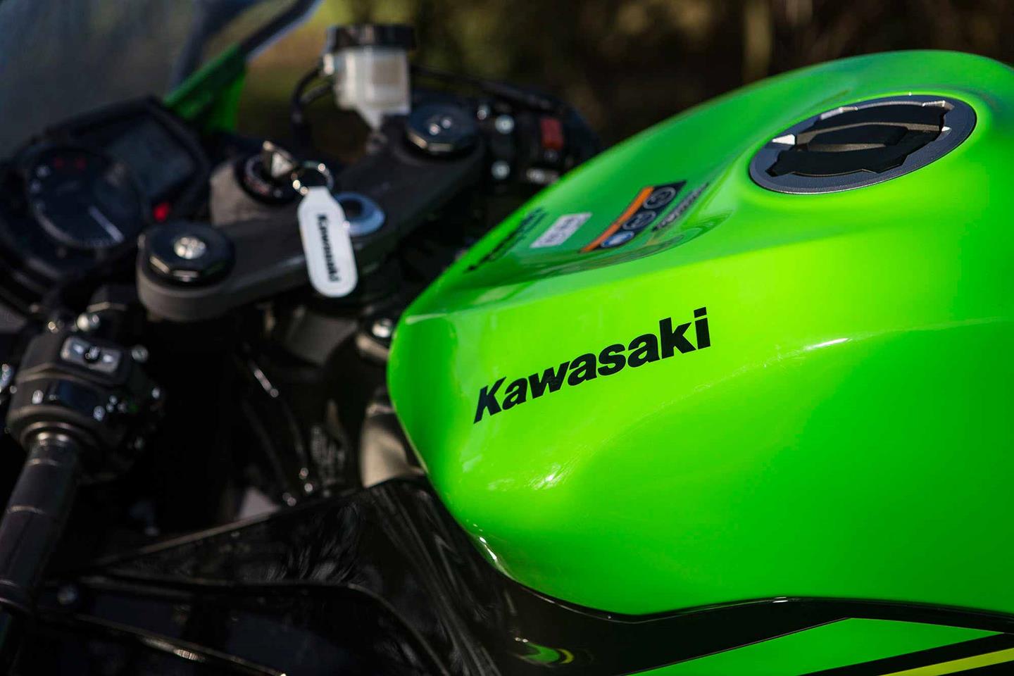 2019 zx6r gas tank