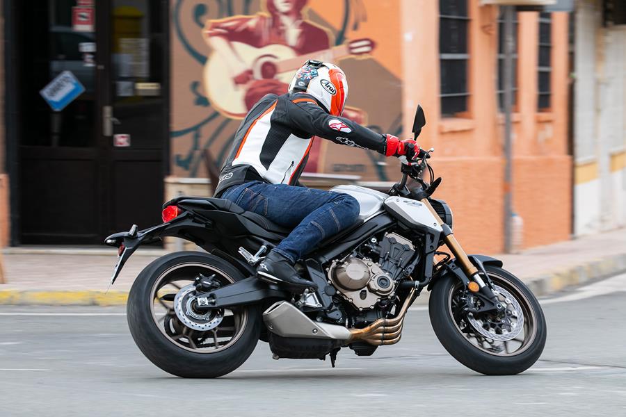 Riding the 2019 Honda CB650R