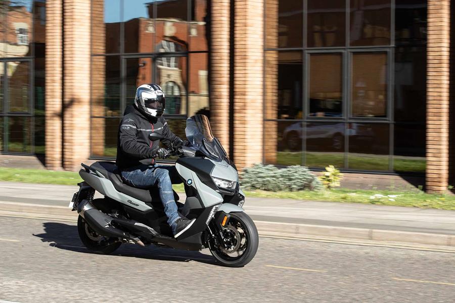 Riding in town on the BMW C400GT