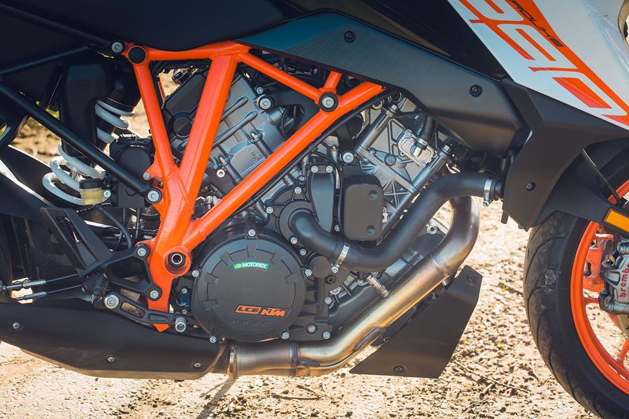 The Super Duke GT features a 1301cc V-twin