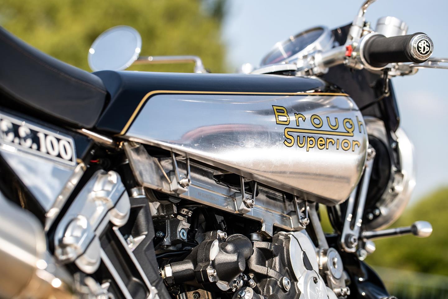 BROUGH SUPERIOR SS100 2018 on Review