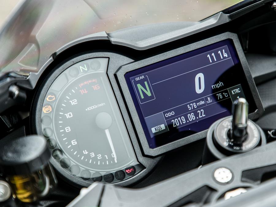 Kawasaki Ninja H2 instrument panel