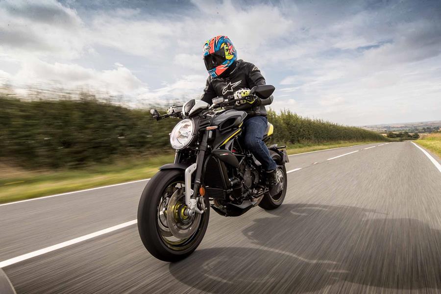 Riding the 2018 MV Agusta Dragster 800 RR on UK roads