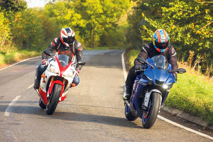 Yamaha R1 2020 vs 2015