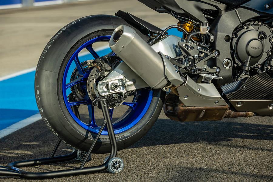 2020 Yamaha R1M swingarm