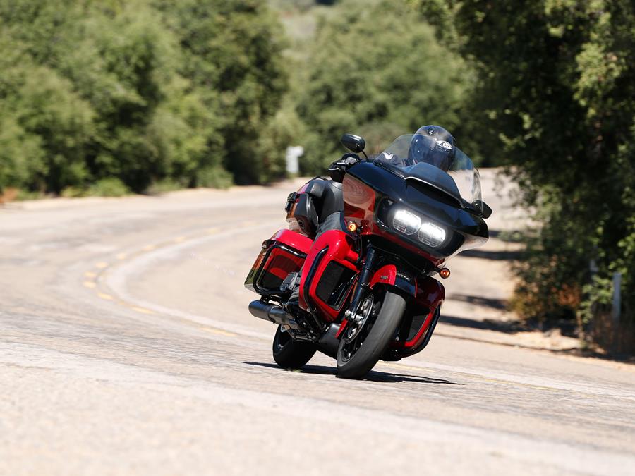 Cornering on the Harley-Davidson Road Glide Limited