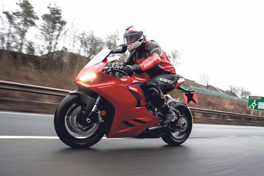 DUCATI PANIGALE V2 (2020 - On) Review