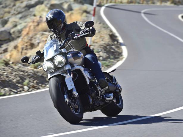 Triumph Rocket R review: does a crazy 2,500cc bike work? Reviews 2024