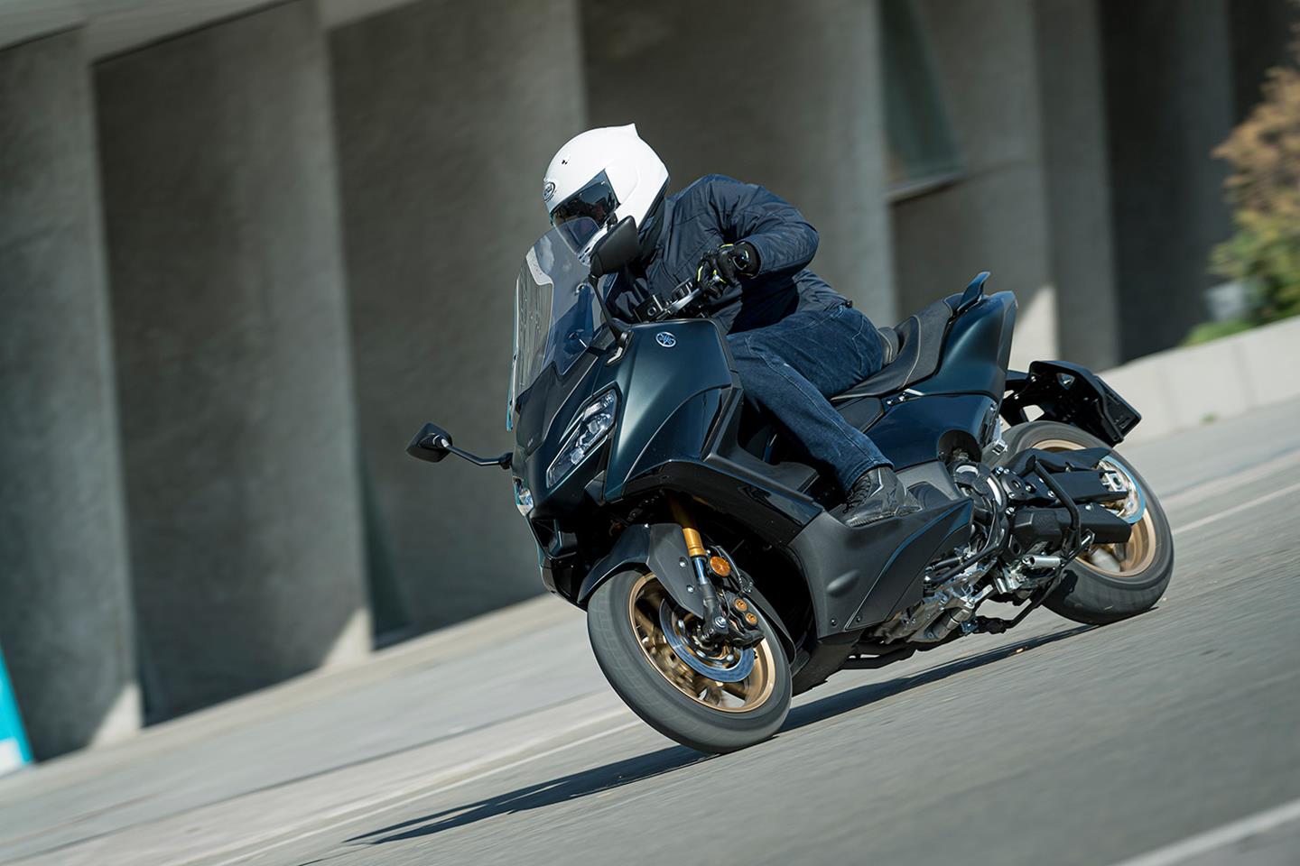 2022 Yamaha TMax 560 review: maxi-scoot is faster than ever