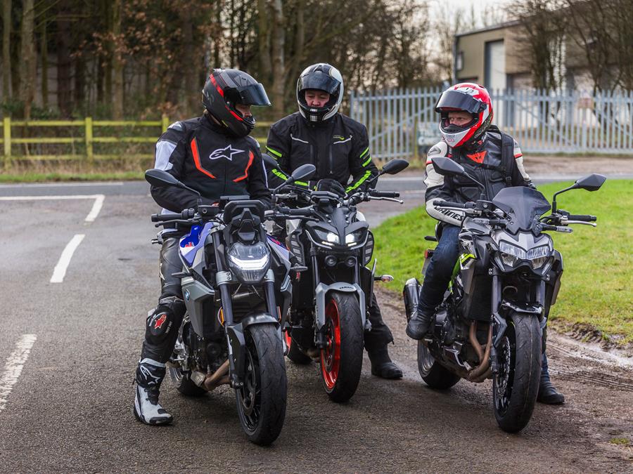 Kawasaki Z900 vs BMW F900R vs Yamaha MT-09 MCN250 test standing around talking about bikes