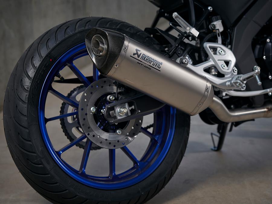 Optional Akrapovic exhaust on 2020 Yamaha MT-125