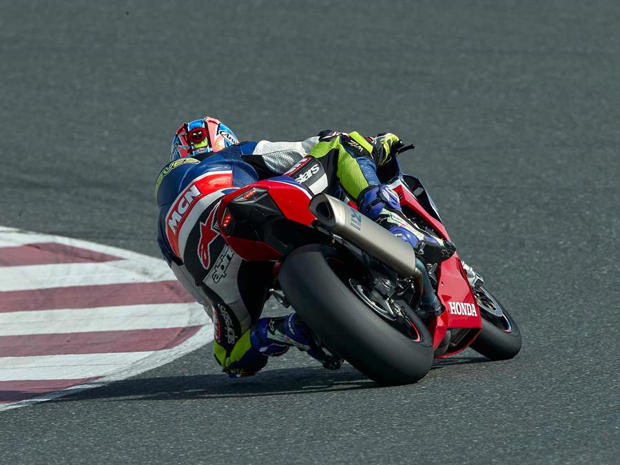 Cornering on the Honda Fireblade SP