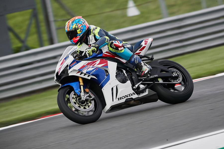 Honda CBR1000RR-R Fireblade 30th Anniversary edition turning right at Donington