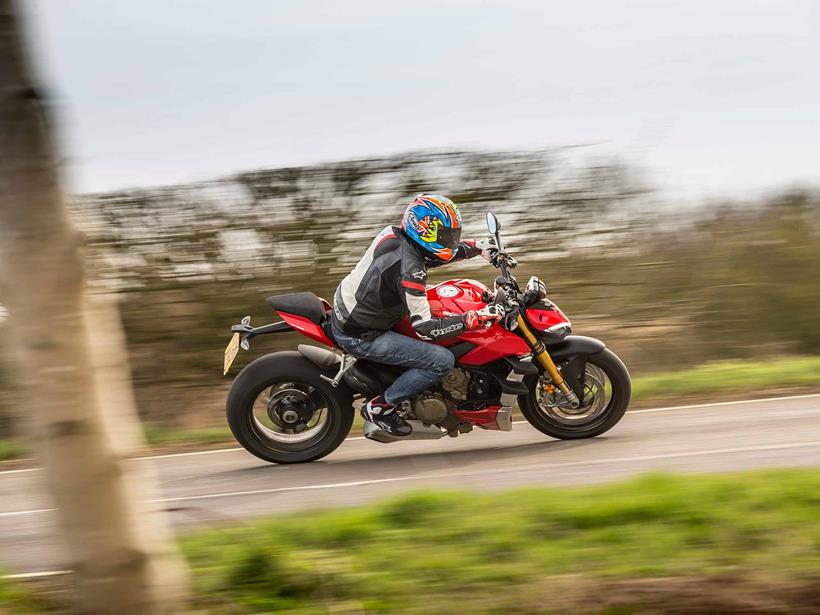 Cornering on the 2020-on Ducati Streetfighter V4 S