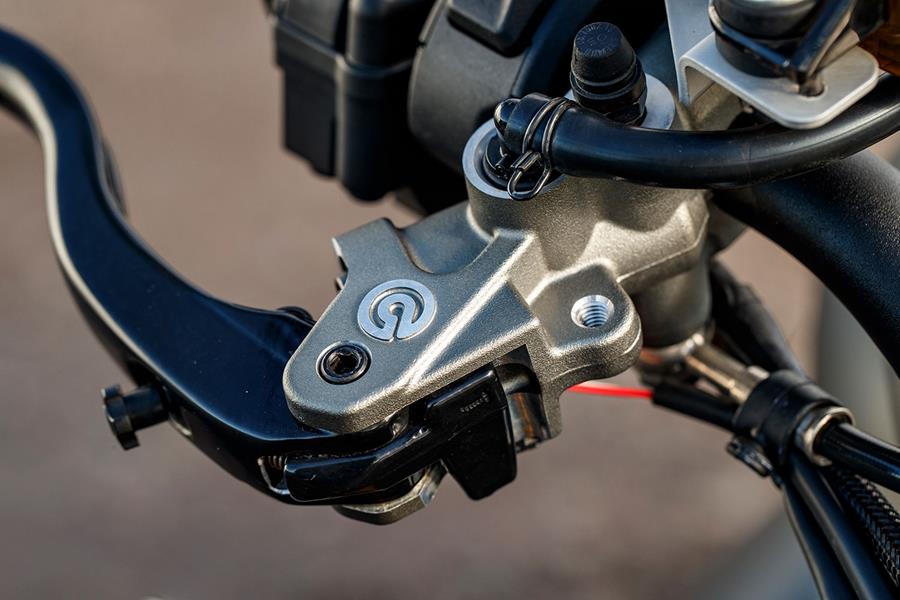 2021 Ducati Streetfighter V4 S brake lever