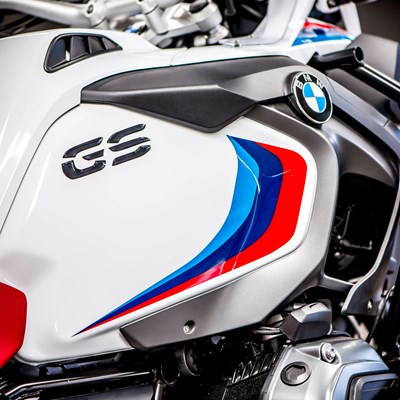 BMW reveals Iconic 100 special editions