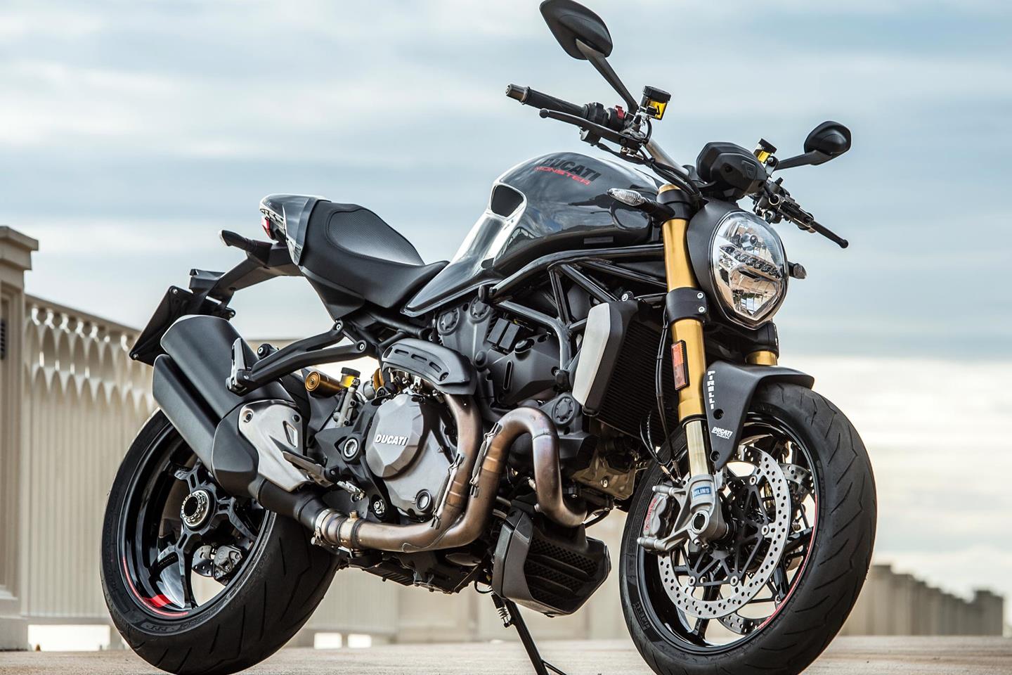 Ducati monster 1200s deals specs