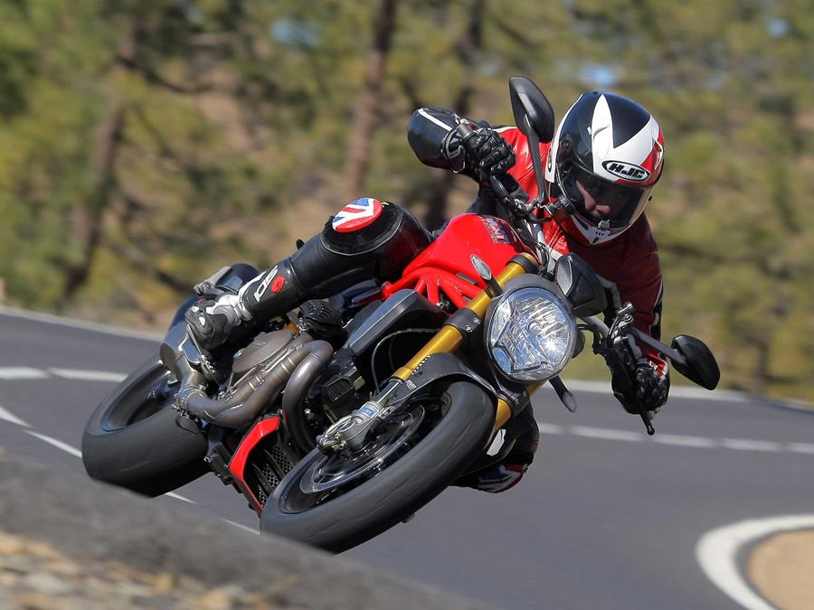 Cornering quickly on the 2014-2021 Ducati Monster 1200