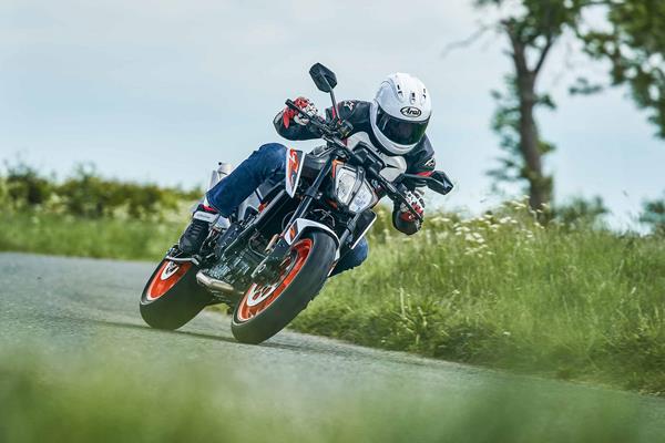 Cornering on the KTM 890 Duke R