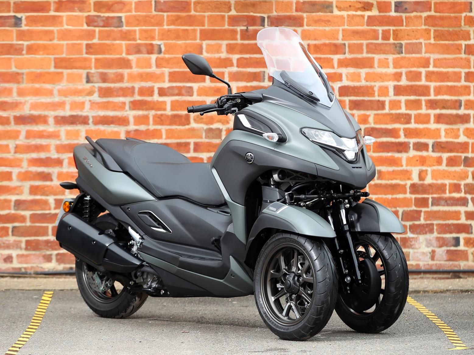 Yamaha Tricity 300 2020: ¡un scooter de tres ruedas y gama alta  espectacular!