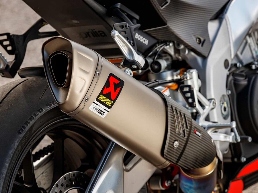 Aprilia RSV4 1100 Factory Akrapovič exhaust