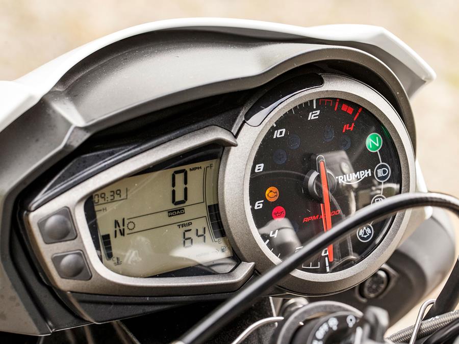 Triumph Street Triple S dash