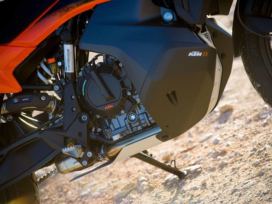 KTM 890 Adventure engine