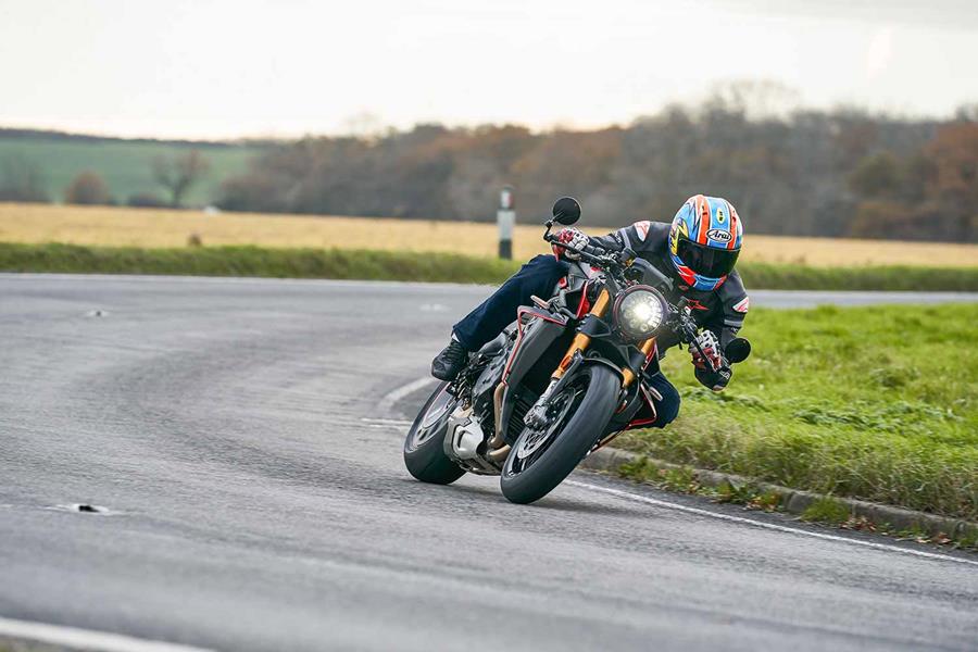 Cornering left on MV Agusta Rush 1000