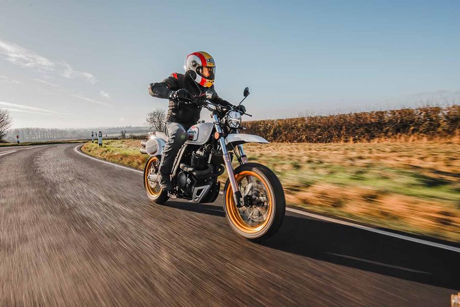 A front end view of the Mash X-Ride 650 Classic 