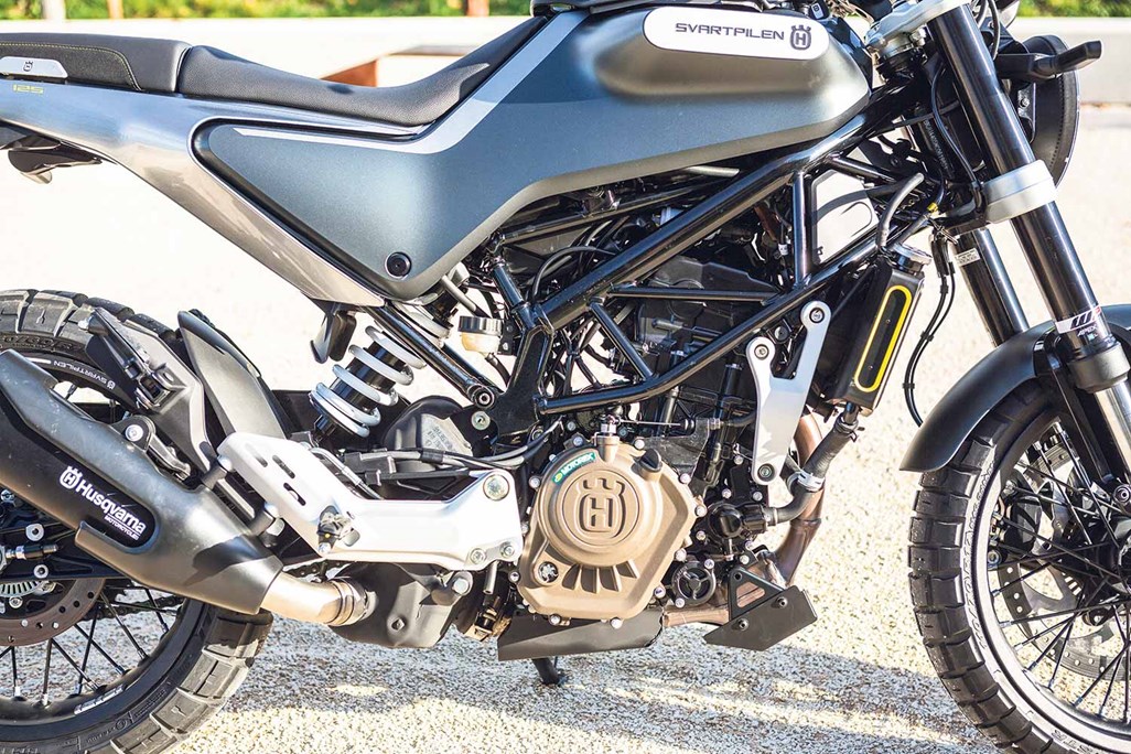 husqvarna-svartpilen-125-2021-on-review