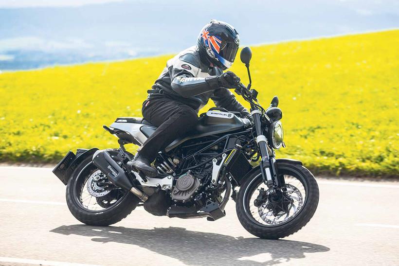 Riding the 2021 Husqvarna Svartpilen 125