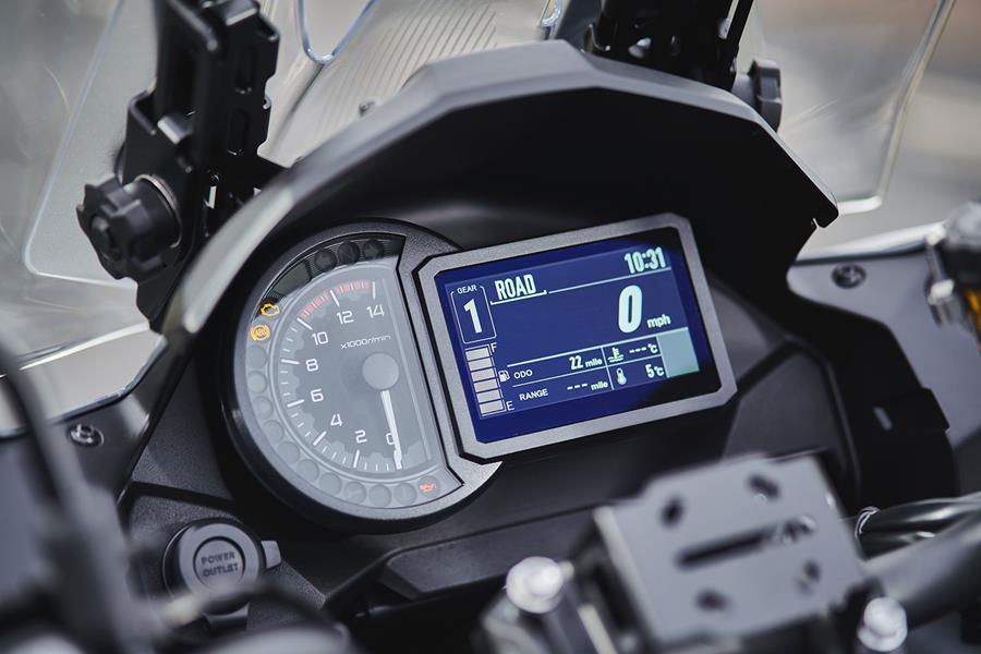 2021 Kawasaki Versys 1000 S dash