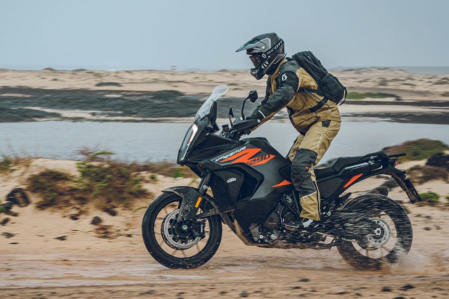 KTM 1290 Super Adventure S wet sand