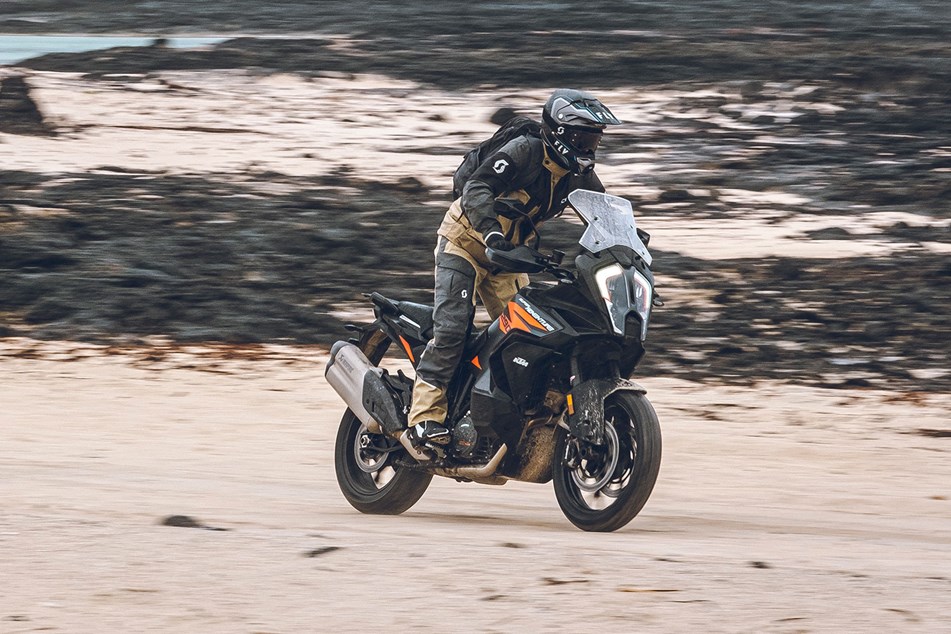 KTM 1290 SUPER ADVENTURE S (2021 - on) Review