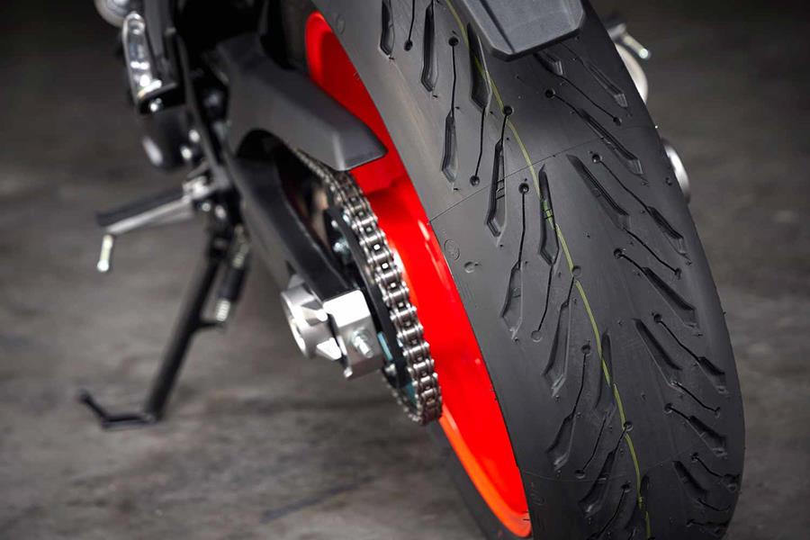 The 2021 Yamaha MT-07 gets Michelin Road 5 tyres