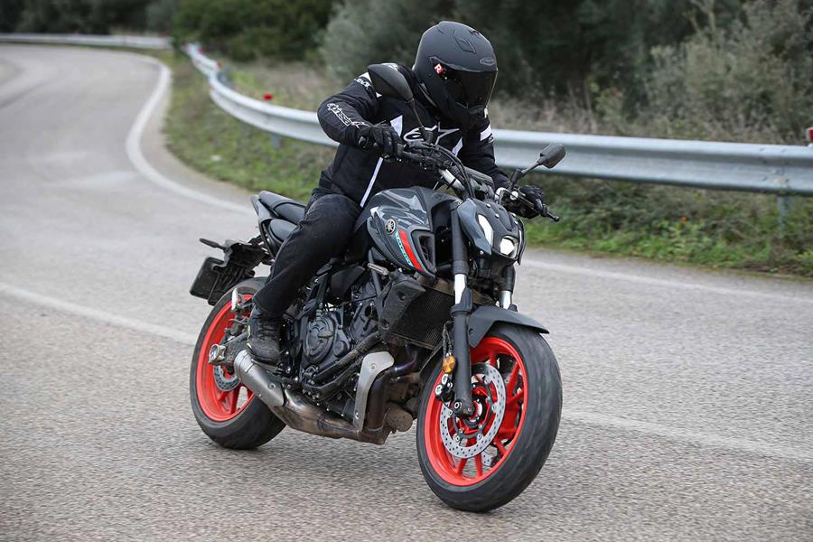 Cornering on the 2021 Yamaha MT-07