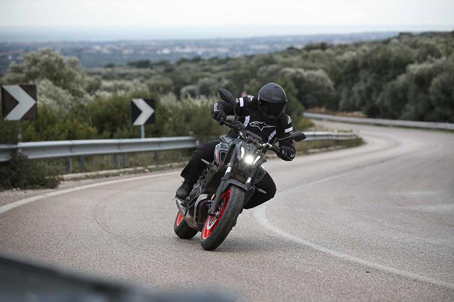 The 2021 Yamaha MT-07 is slightly cheaper than the Triumph Trident 660