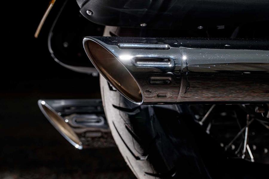 BMW R18 Classic exhausts