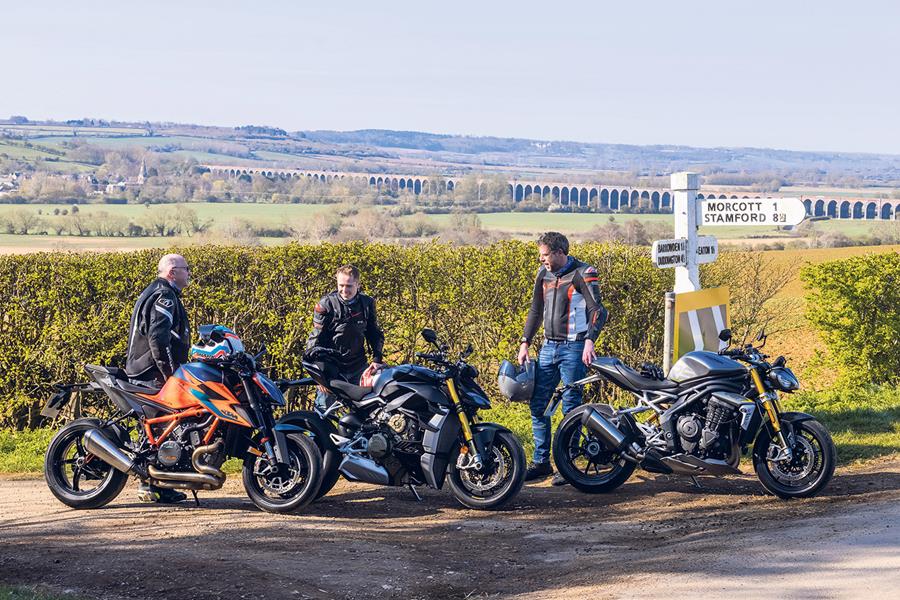 Triumph Speed Triple group test