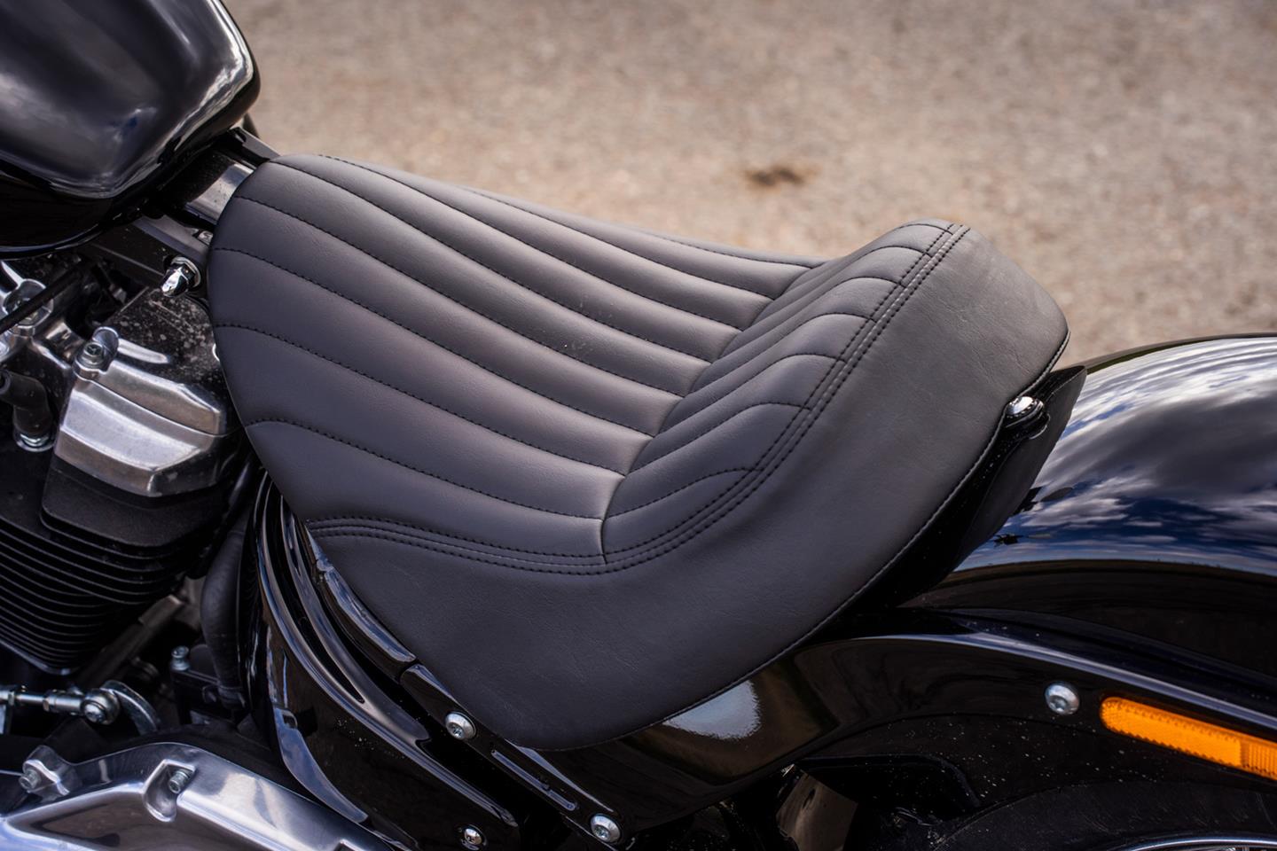 Softail standard deals seat