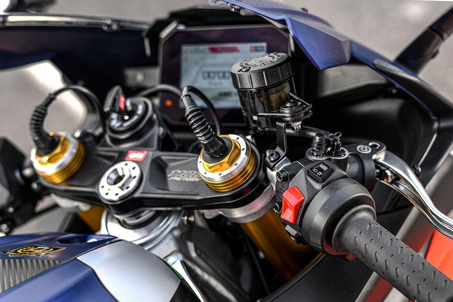 2021 Aprilia RSV4 Factory semi-active electronic Öhlins suspension