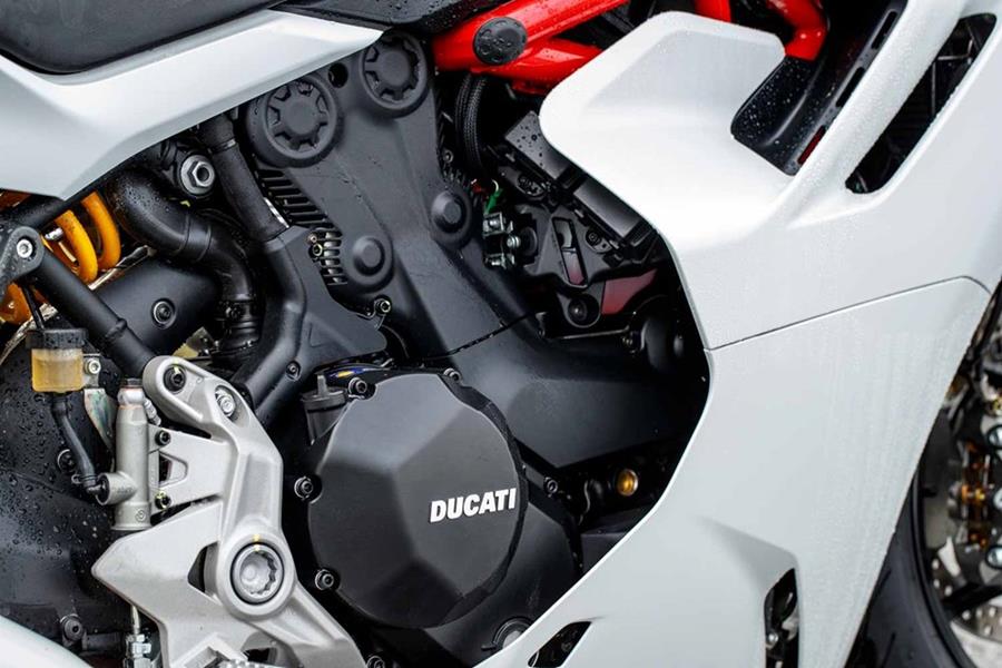 Ducati SuperSport 950 V-twin engine