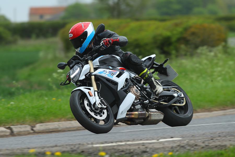 Cornering on the road with the 2021 BMW S1000R