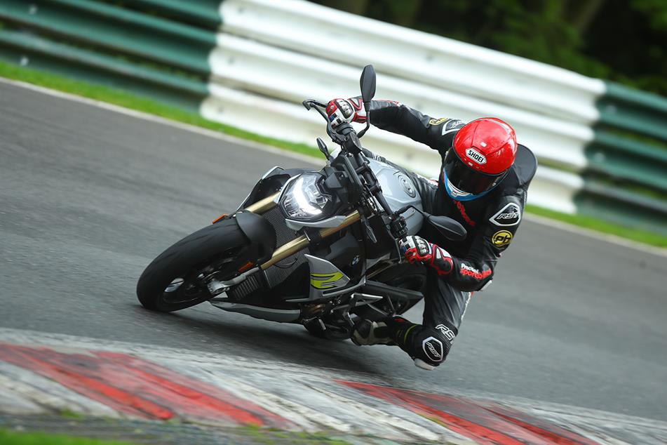 BMW S1000R Review: Super Naked Based On S1000RR Superbike