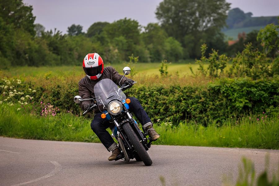 Royal Enfield Meteor 350 front